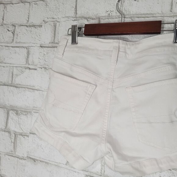 AEO hi-rise shortie white shorts - Picture 6 of 12